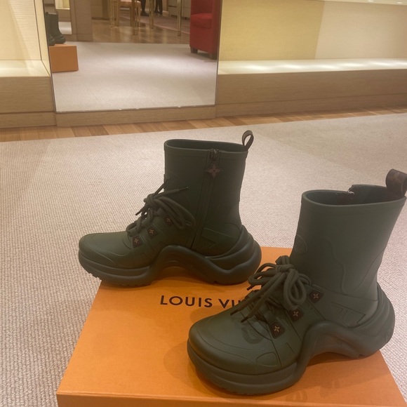 Louis Vuitton Archlight Sneakerboots - Picture 8 of 9